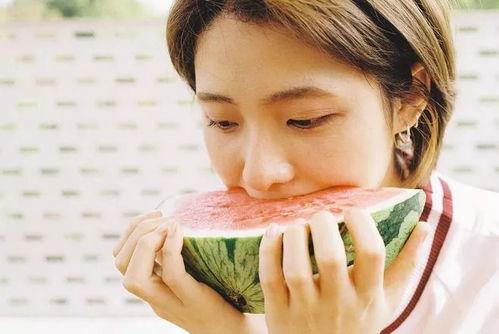 吃瓜群众瘦脸图片高清,吃瓜群众瘦脸术，轻松打造精致小脸